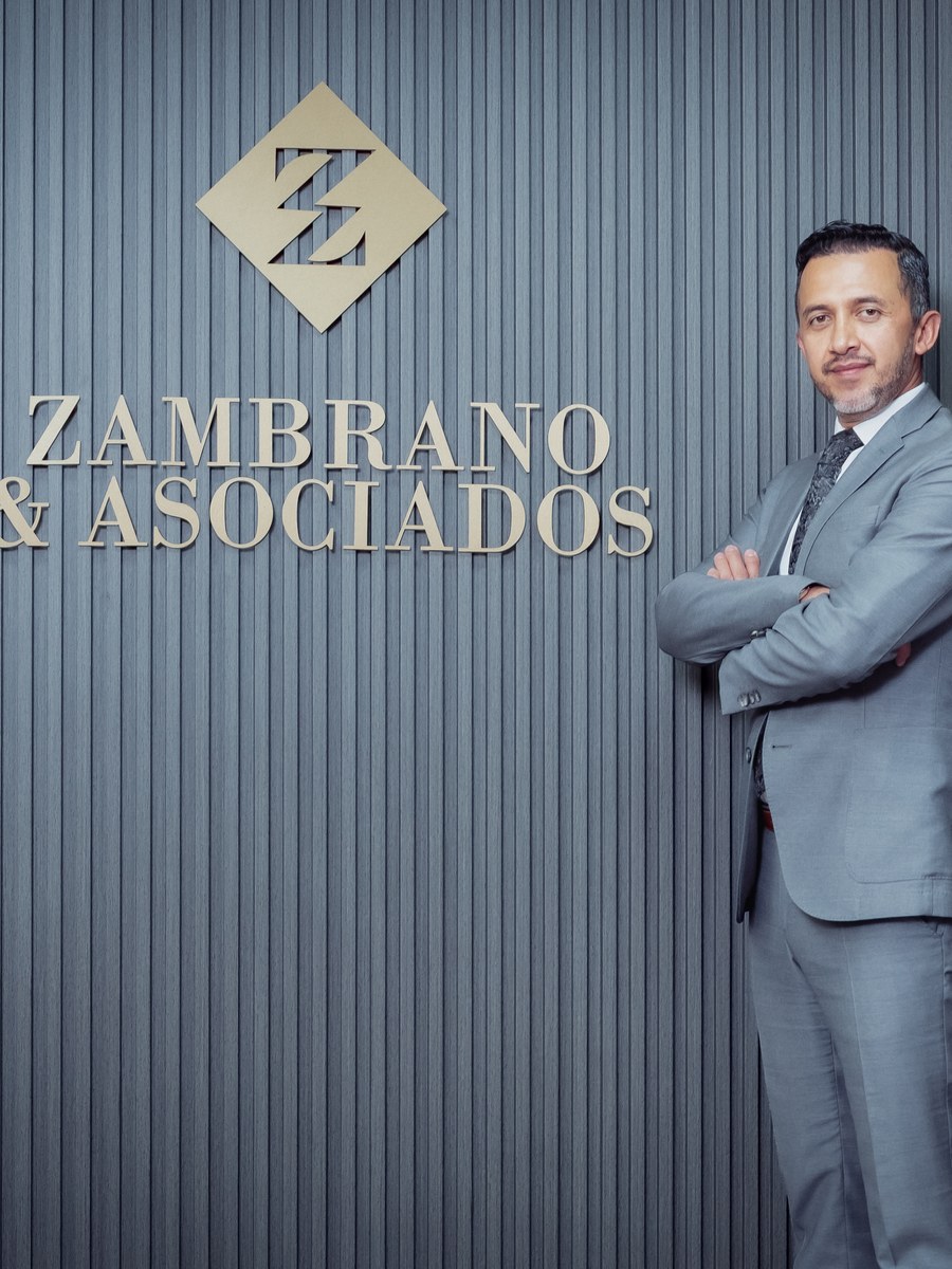 Dr. Roberto Zambrano R., CEO Fundador de Zambrano & Asociados